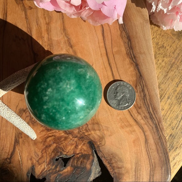 ✨Rare Green Juicy Strawberry Quartz Sphere✨💚✨🍓 - Picture 5 of 5